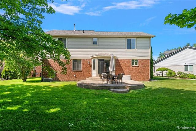 8698 Paul Drive, Washington, MI 48094