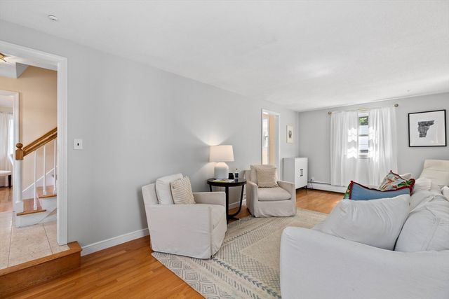 17 Duggan Ln, Milton, MA 02186