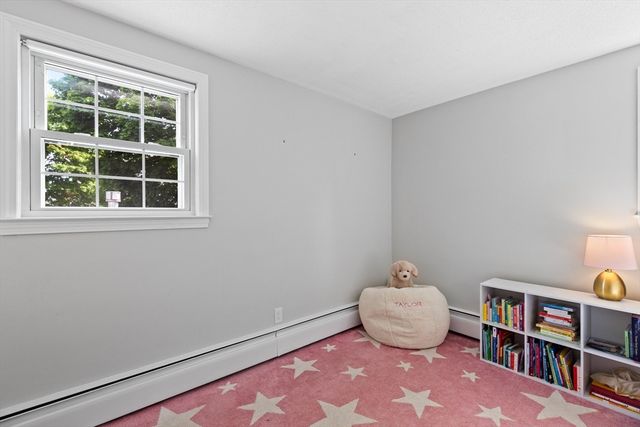 17 Duggan Ln, Milton, MA 02186
