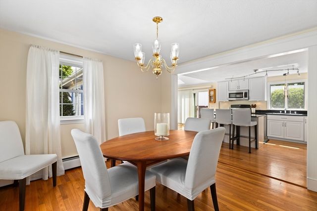 17 Duggan Ln, Milton, MA 02186