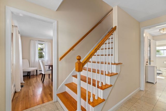 17 Duggan Ln, Milton, MA 02186