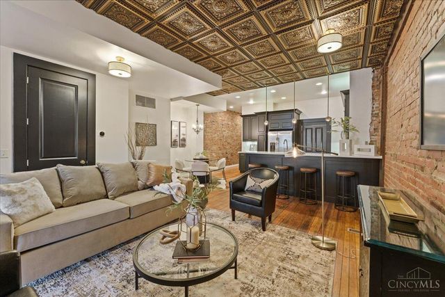 1302 Main Street, Cincinnati, OH 45202