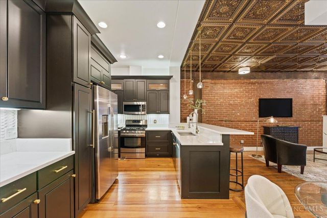 1302 Main Street, Cincinnati, OH 45202