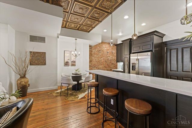 1302 Main Street, Cincinnati, OH 45202