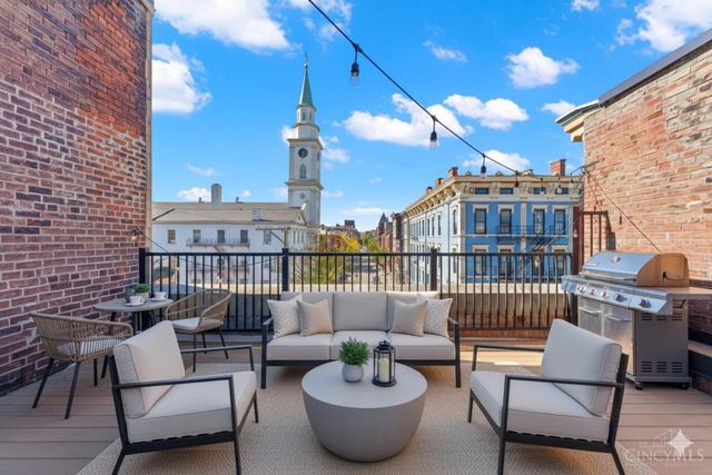 1302 Main Street, Cincinnati, OH 45202