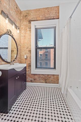 1302 Main Street, Cincinnati, OH 45202