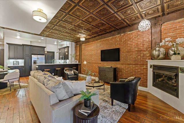 1302 Main Street, Cincinnati, OH 45202