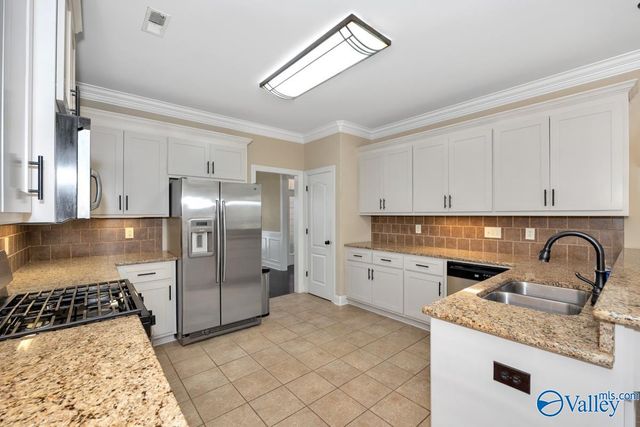 4824 Cove Valley Drive SE, Owens Cross Roads, AL 35763
