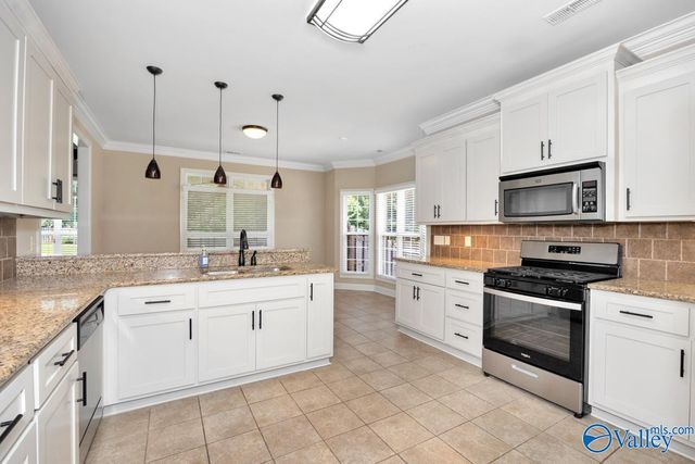 4824 Cove Valley Drive SE, Owens Cross Roads, AL 35763