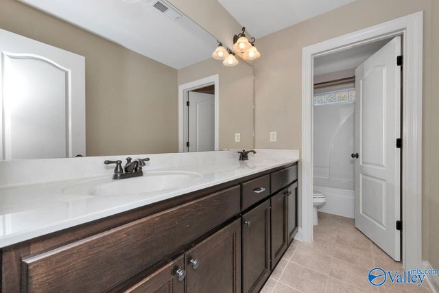 4824 Cove Valley Drive SE, Owens Cross Roads, AL 35763