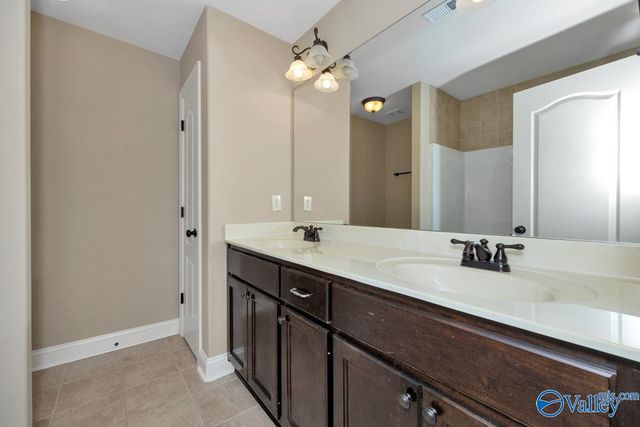 4824 Cove Valley Drive SE, Owens Cross Roads, AL 35763