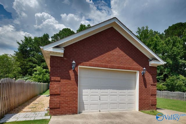 4824 Cove Valley Drive SE, Owens Cross Roads, AL 35763