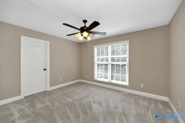 4824 Cove Valley Drive SE, Owens Cross Roads, AL 35763