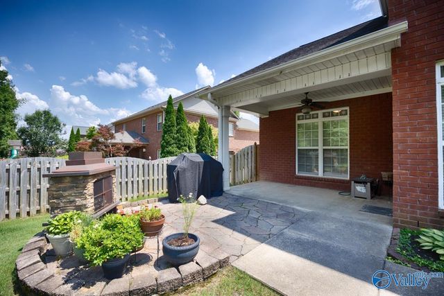 4824 Cove Valley Drive SE, Owens Cross Roads, AL 35763