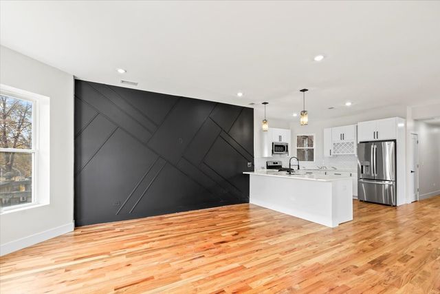 6128 S Rhodes Avenue 2, Chicago, IL 60637