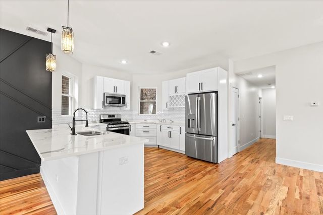 6128 S Rhodes Avenue 2, Chicago, IL 60637