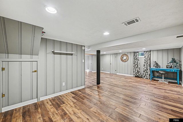 415 S Jackson Street, Papillion, NE 68046