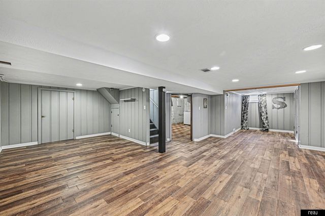 415 S Jackson Street, Papillion, NE 68046