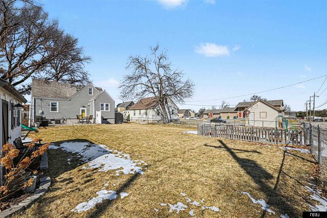 415 S Jackson Street, Papillion, NE 68046