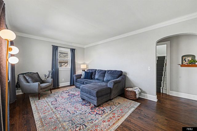 415 S Jackson Street, Papillion, NE 68046