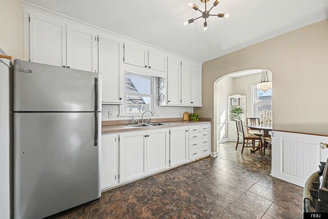 415 S Jackson Street, Papillion, NE 68046