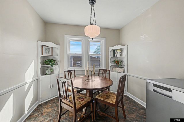 415 S Jackson Street, Papillion, NE 68046