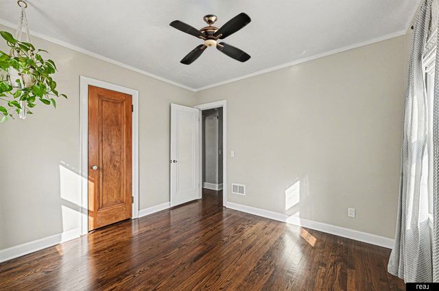 415 S Jackson Street, Papillion, NE 68046