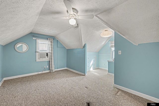 415 S Jackson Street, Papillion, NE 68046