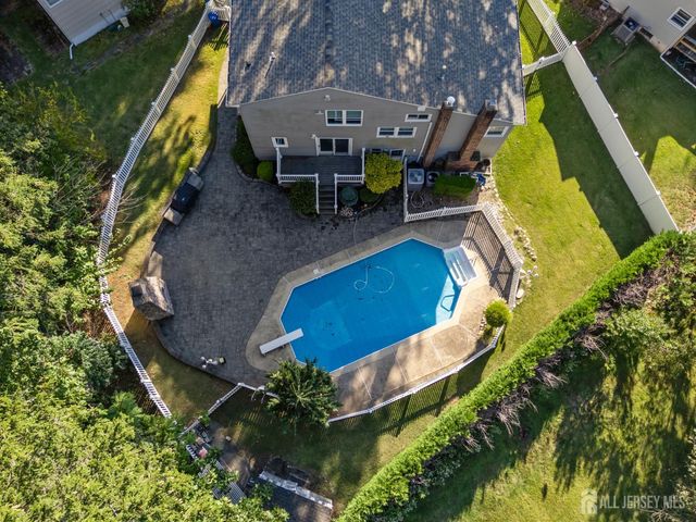 16 Turner Court, Metuchen, NJ 08841