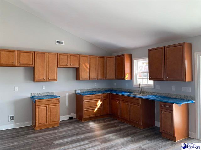 4962 E National Cemetery Road, Florence, SC 29506