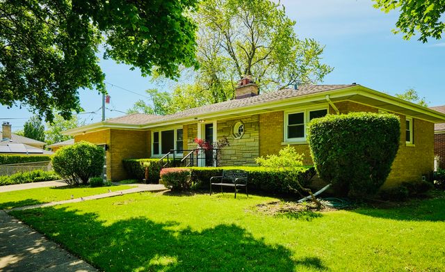 4555 Cleveland Street, Skokie, IL 60076