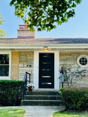 4555 Cleveland Street, Skokie, IL 60076