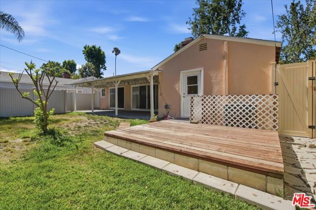 12818 Hatteras Street, Los Angeles, CA 91607
