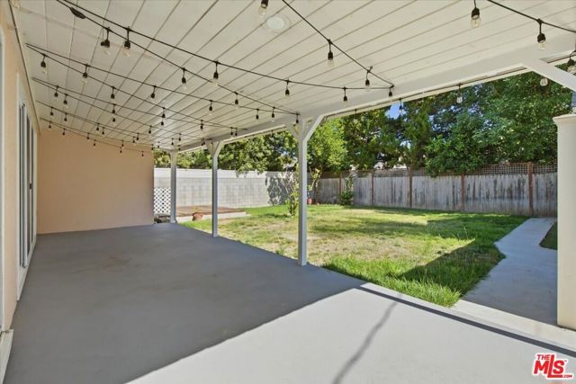 12818 Hatteras Street, Los Angeles, CA 91607