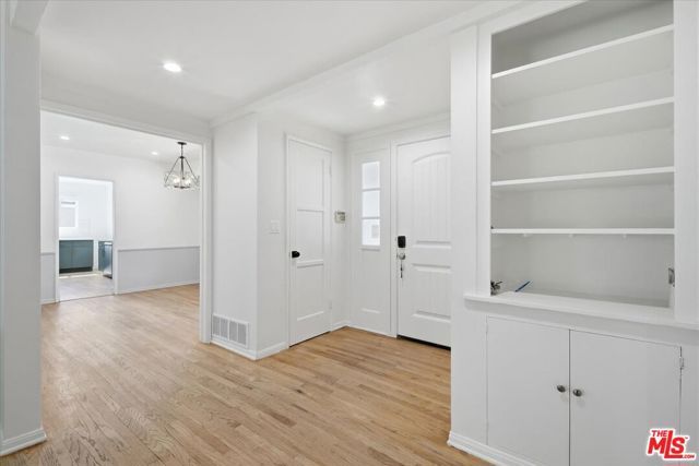 12818 Hatteras Street, Los Angeles, CA 91607