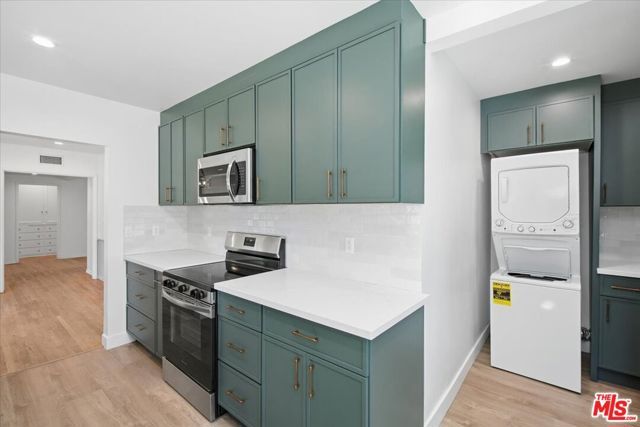 12818 Hatteras Street, Los Angeles, CA 91607