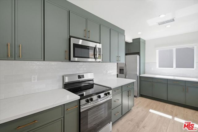 12818 Hatteras Street, Los Angeles, CA 91607