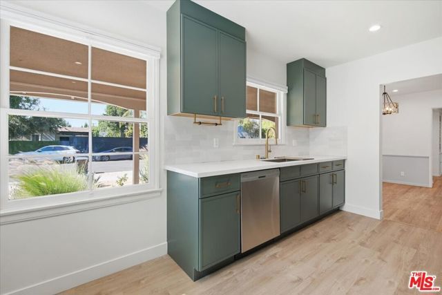 12818 Hatteras Street, Los Angeles, CA 91607