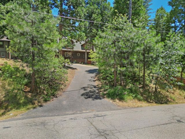 1755 Rawhide Dr, Arnold, CA 95223