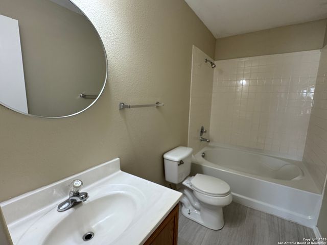 10738 Shaencrossing, San Antonio, TX 78254