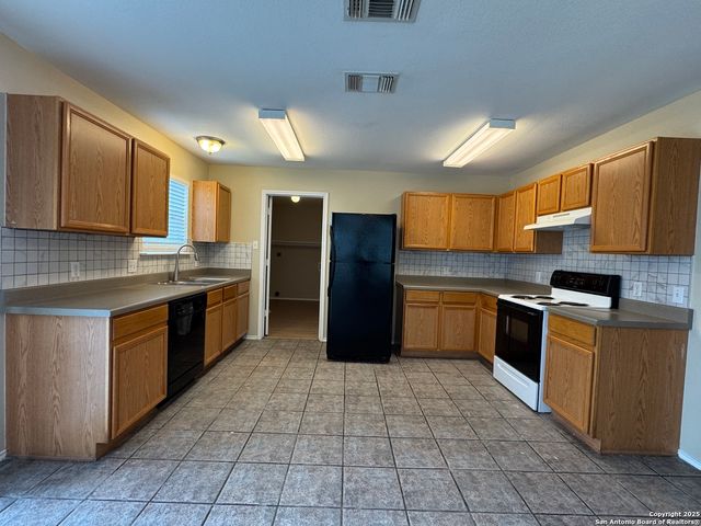 10738 Shaencrossing, San Antonio, TX 78254