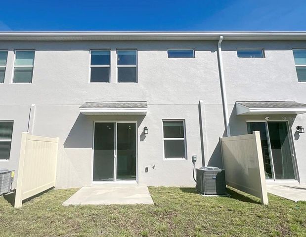 2562 SKYLINE LOOP, Kissimmee, FL 34758
