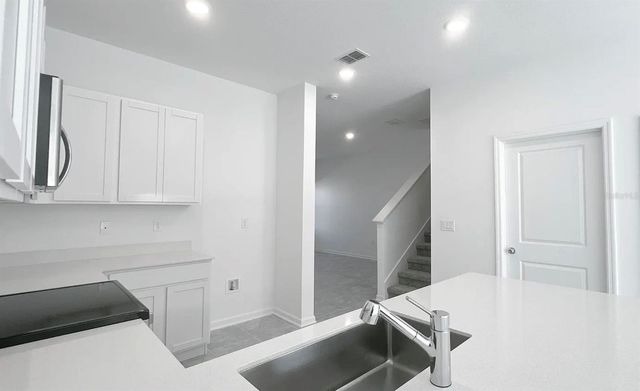 2562 SKYLINE LOOP, Kissimmee, FL 34758