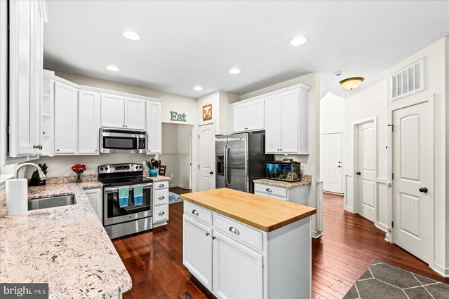 6731 GINSENG LN, King George, VA 22485