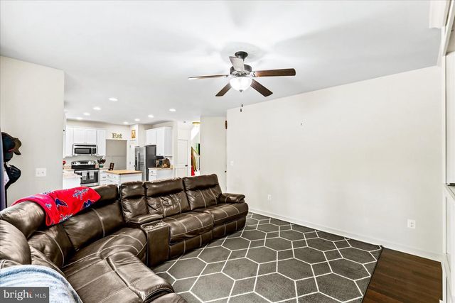 6731 GINSENG LN, King George, VA 22485