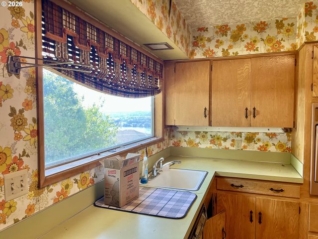 3137 Nw 3RD Ave, Camas, WA 98607