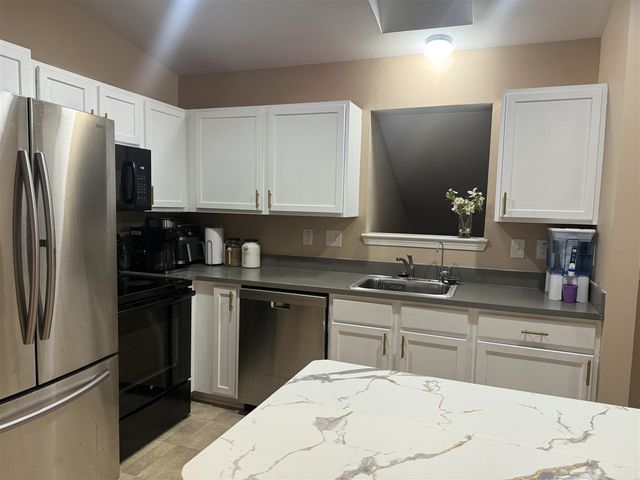 7366 Maplelawn Drive, Ypsilanti, MI 48197