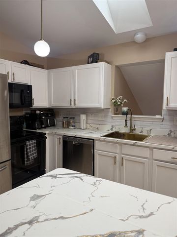 7366 Maplelawn Drive, Ypsilanti, MI 48197