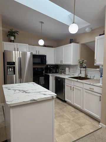 7366 Maplelawn Drive, Ypsilanti, MI 48197