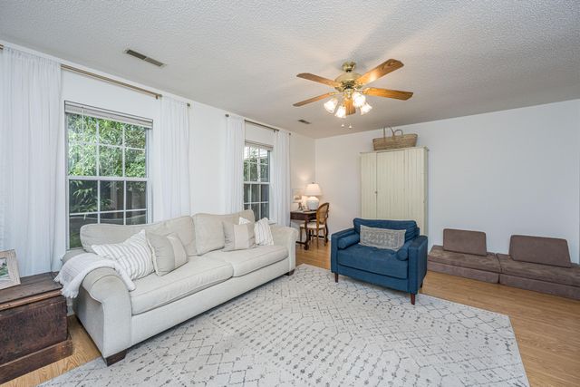 8167 Sherbrooke Lane, North Charleston, SC 29418